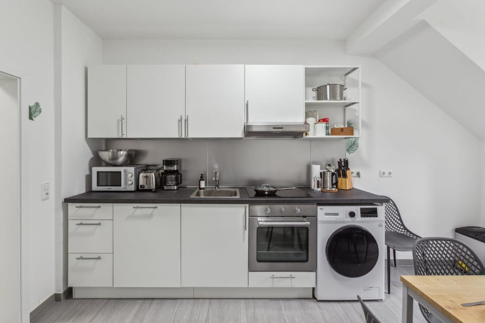 oven, washing machine, kitchen