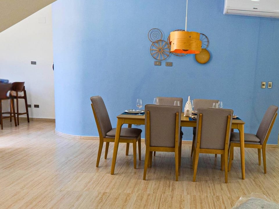 Seating area, Dining area