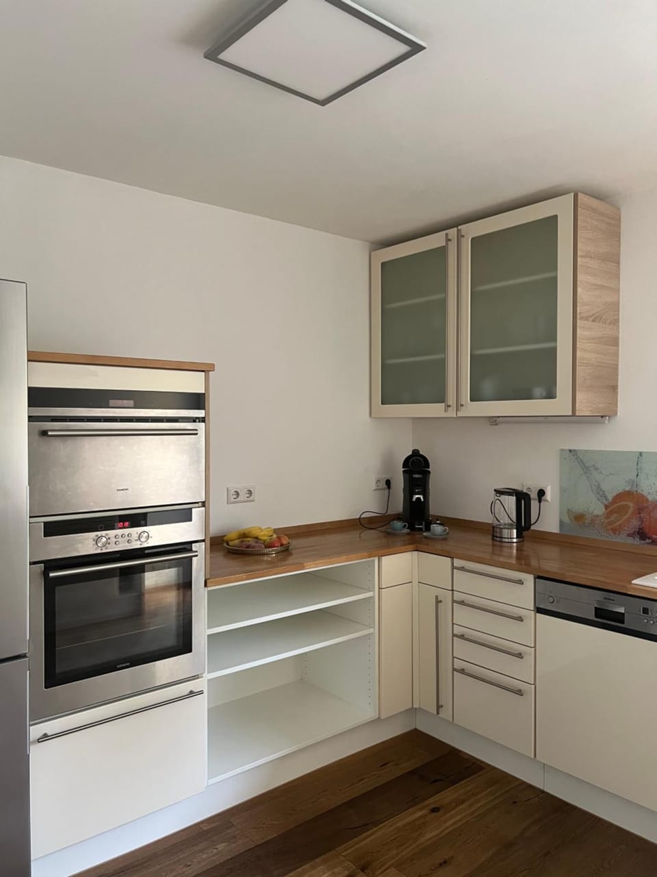 Kitchen or kitchenette, dishwasher