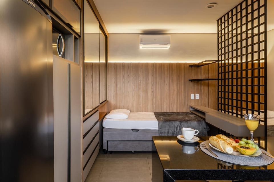 Bedroom, kitchen