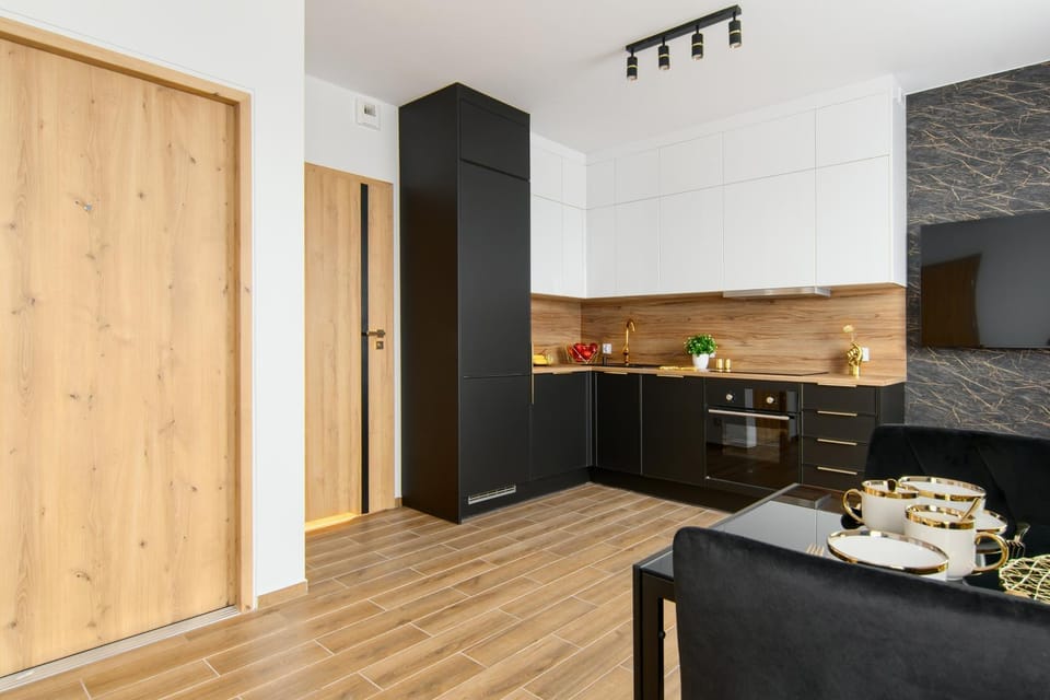 TV and multimedia, Kitchen or kitchenette, Living room, Seating area, Dining area, oven, stove, wardrobe