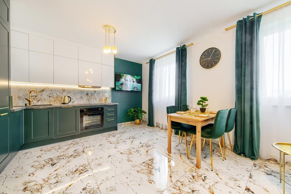 Communal lounge/ TV room, Kitchen or kitchenette, Living room, microwave