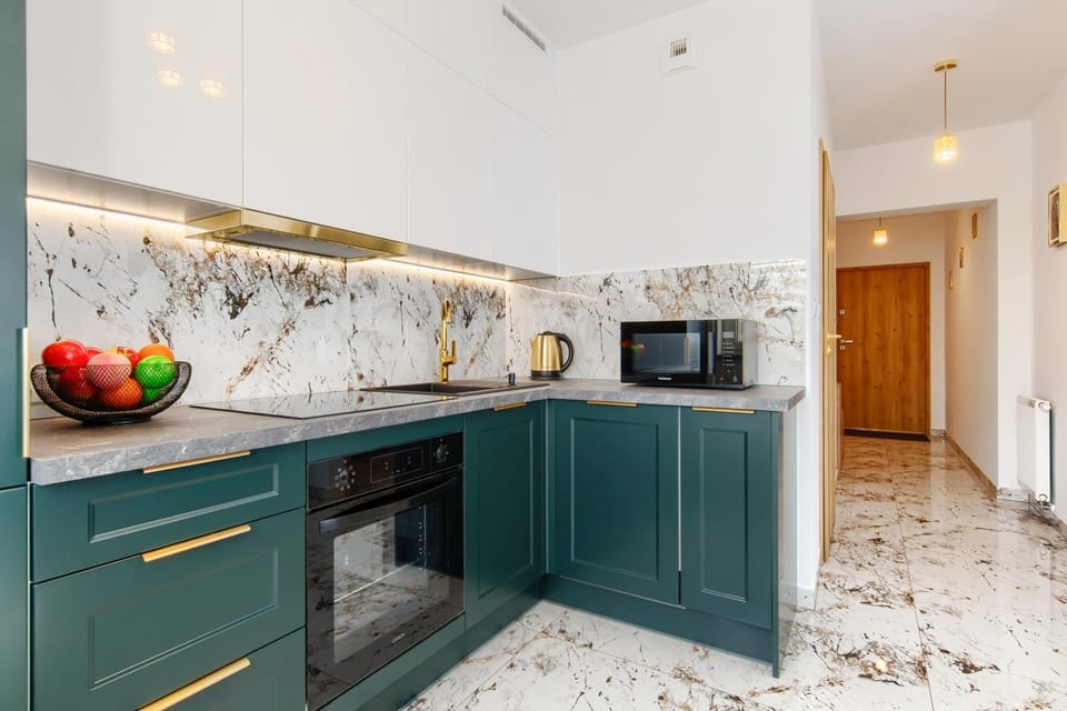 TV and multimedia, Kitchen or kitchenette, dishwasher, oven, stove