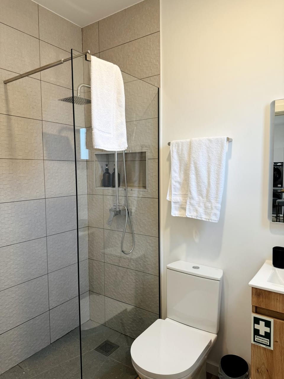 Shower, Bathroom, towels