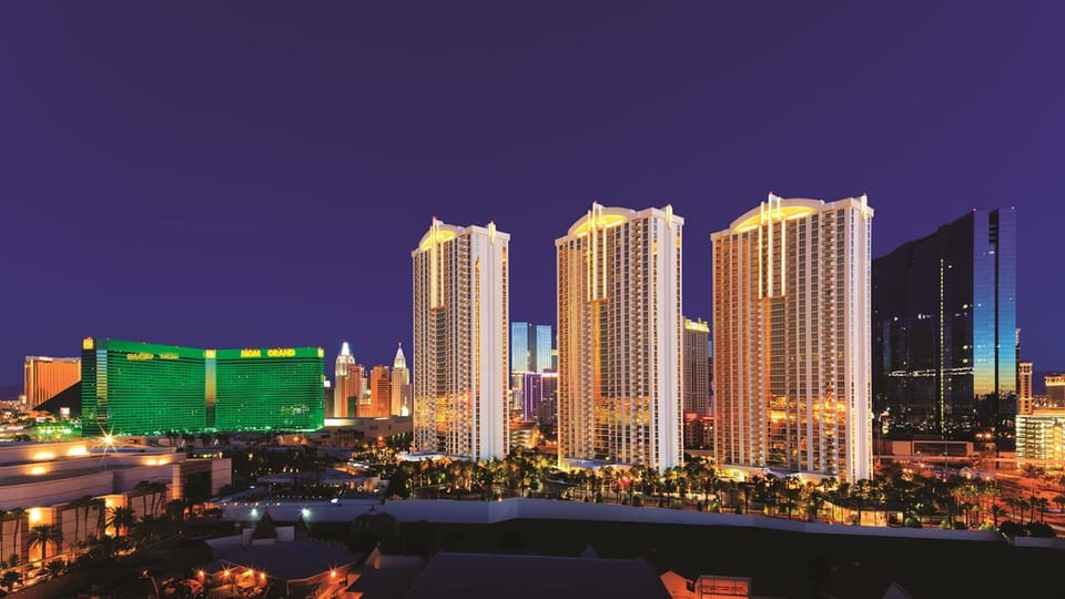 MGM Signature 19-716 Jacuzzi Studio Hotel in Las Vegas Strip