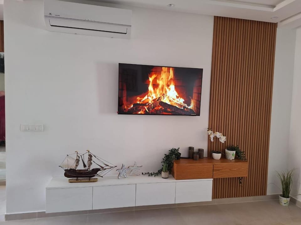 Communal lounge/ TV room, TV and multimedia