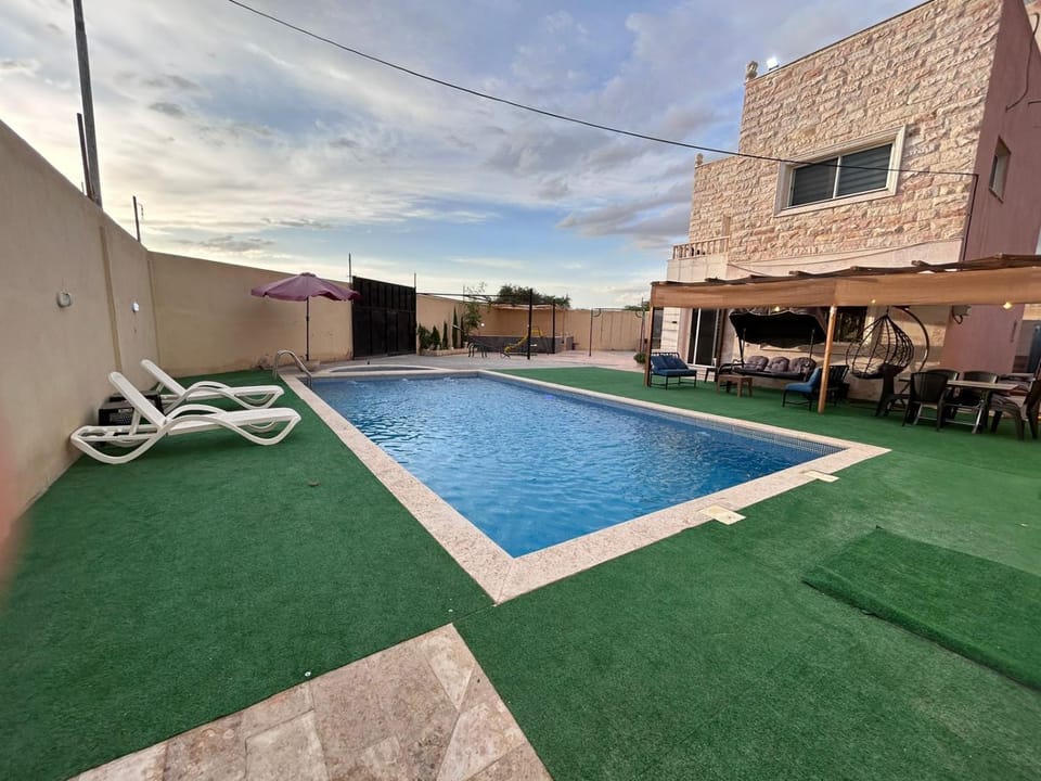 Day, Pool view, Swimming pool, sunbed