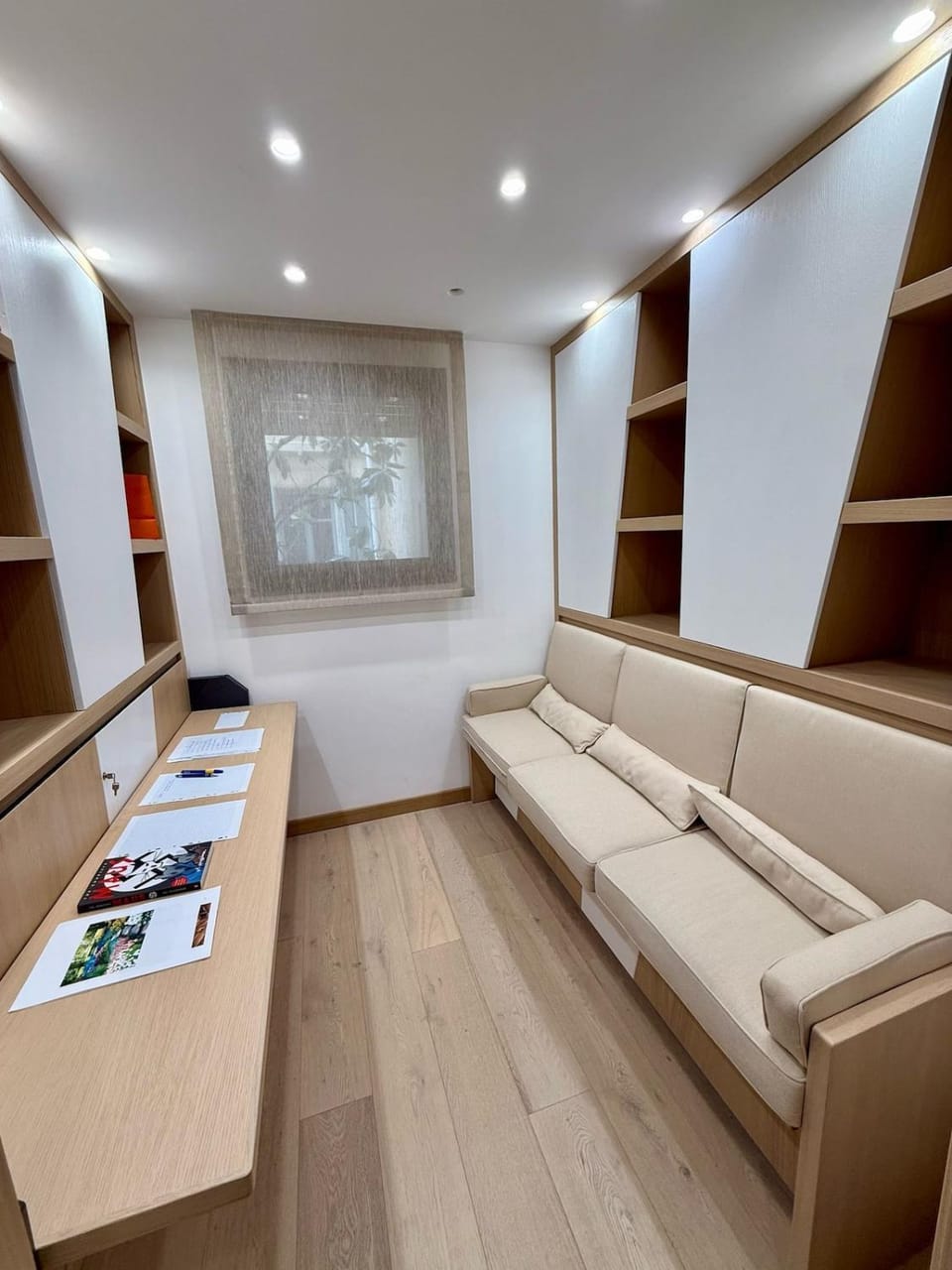 Seating area, Bedroom