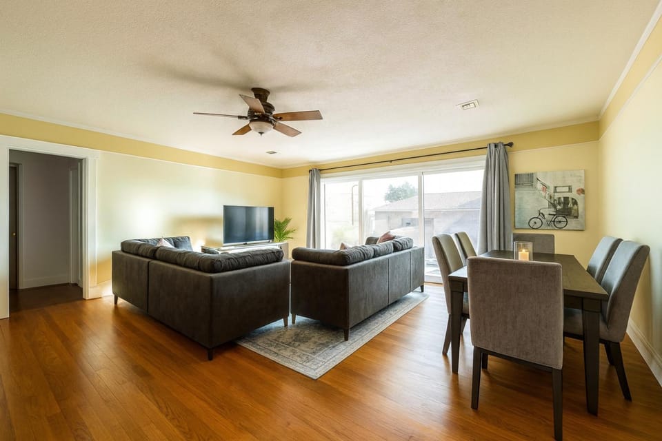 Fullerton Adventure Pad - 10 min to Disneyland House in Fullerton