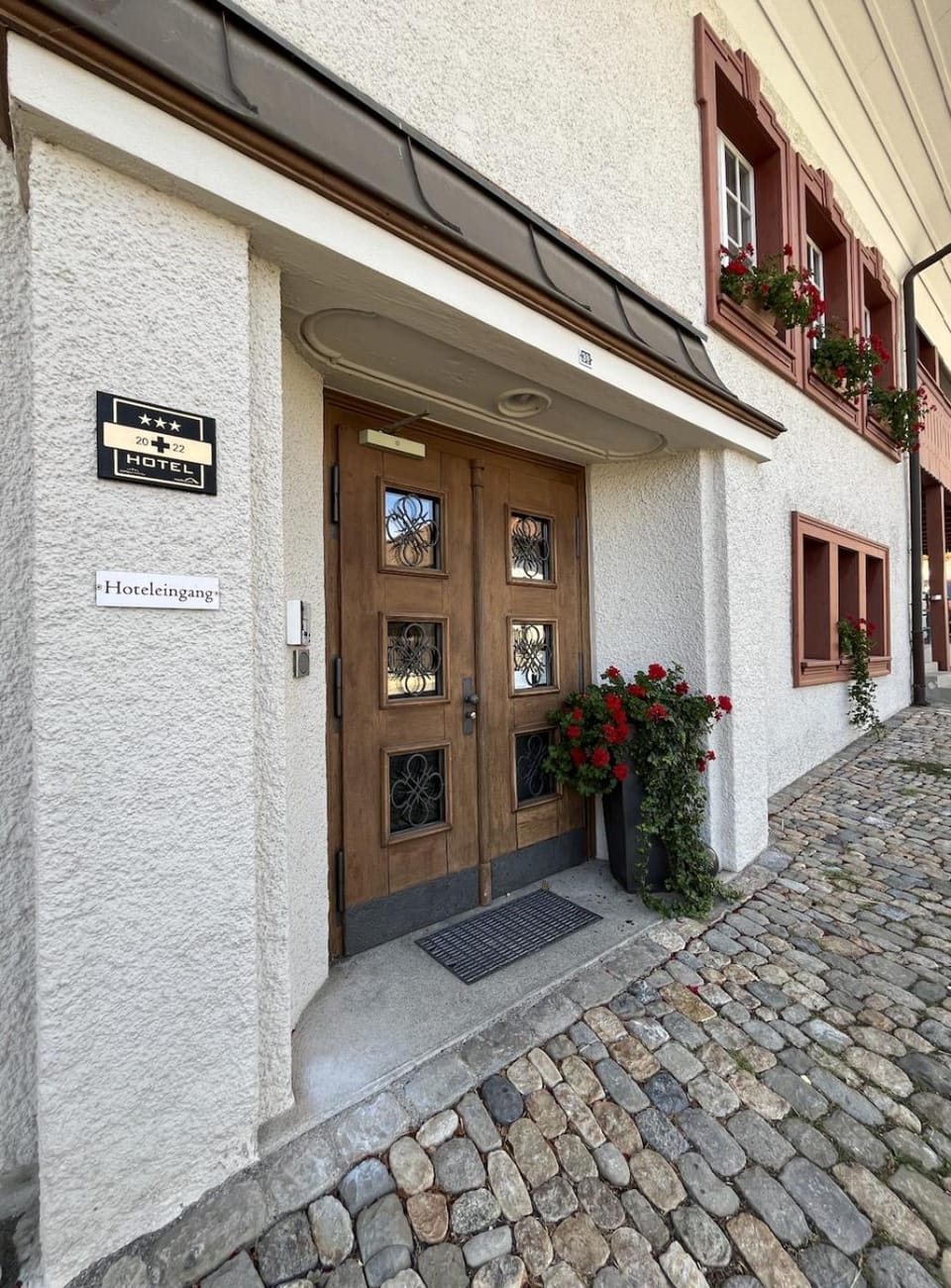 Property building, Facade/entrance