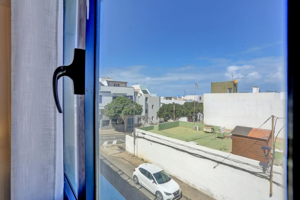 Neighbourhood, Street view, Parking