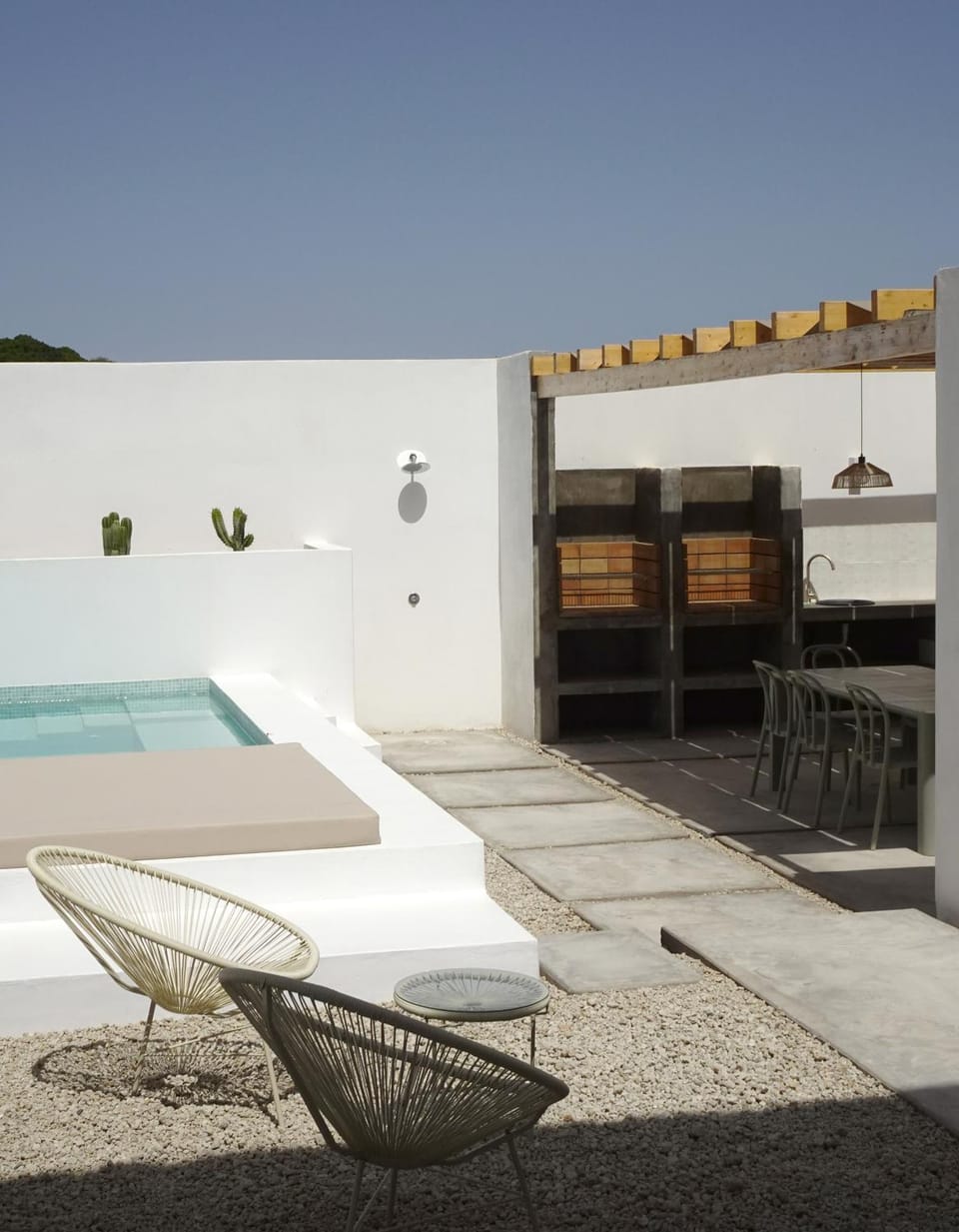 Patio, Pool view, Swimming pool, sunbed