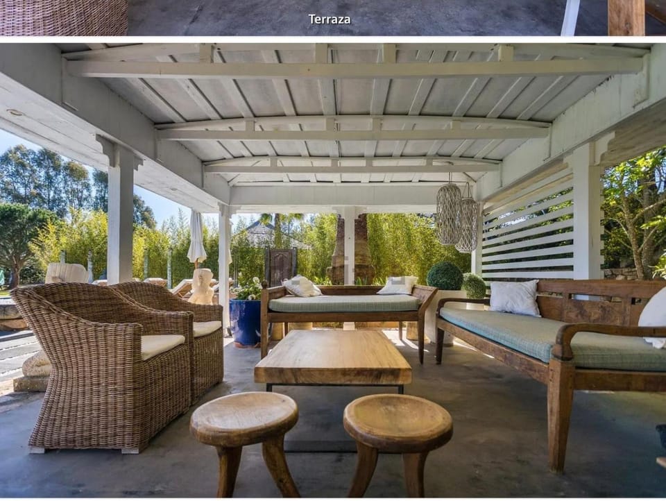 Patio, Seating area