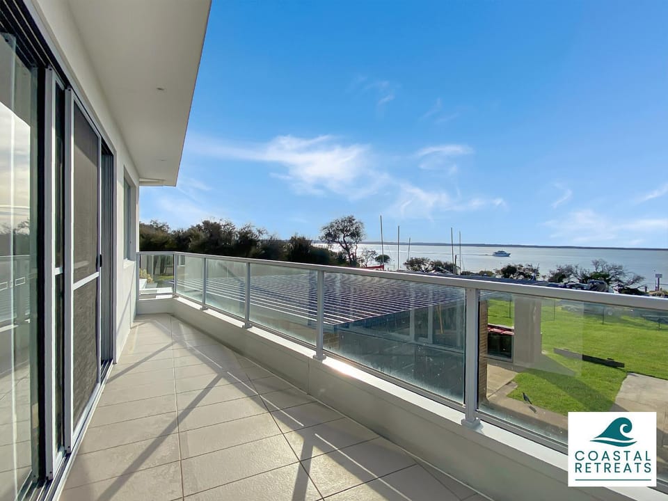 Property building, Day, Natural landscape, View (from property/room), Balcony/Terrace, Balcony/Terrace, Sea view