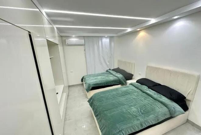 Bed, Photo of the whole room, Bedroom, air conditioner