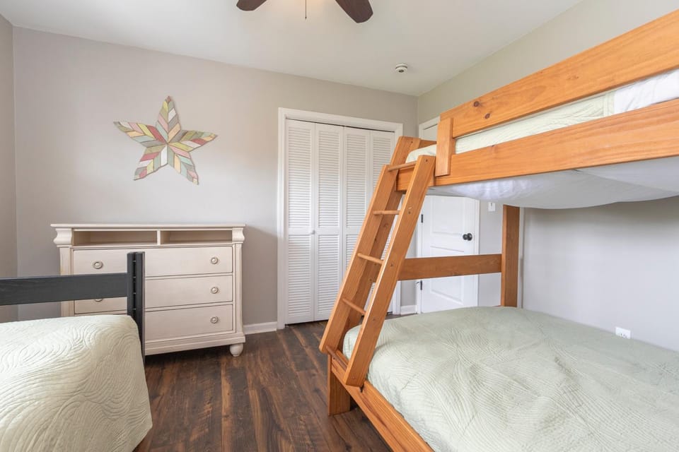 Bed, Bedroom, bunk bed