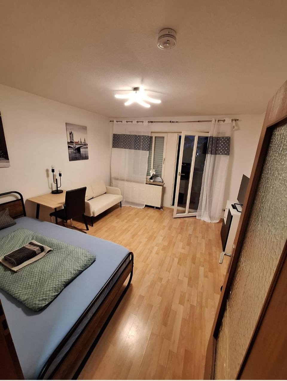 Kleines Appartement mit Terasse Apartment in Karlsruhe