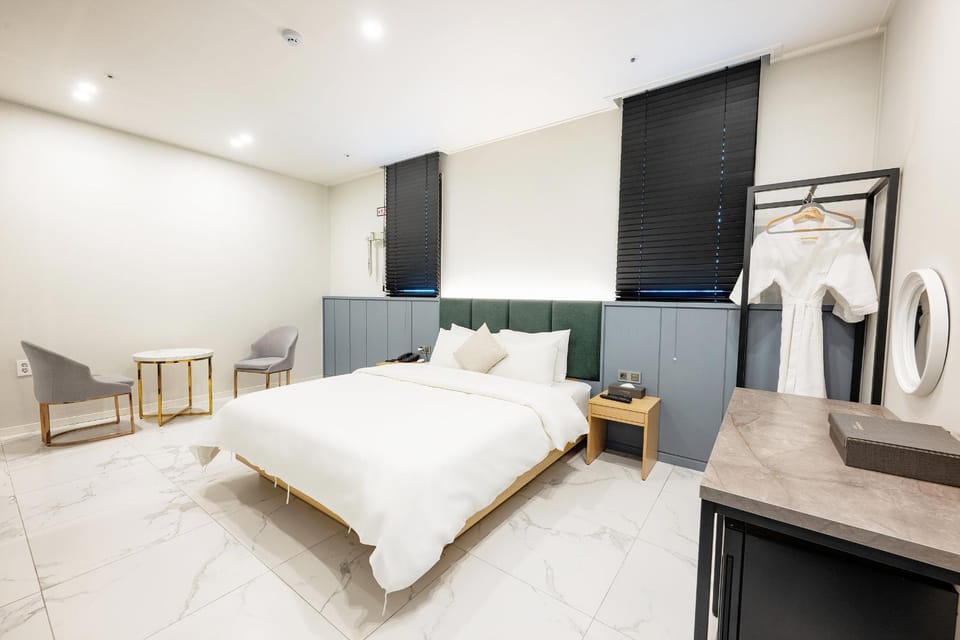 Bed, Photo of the whole room