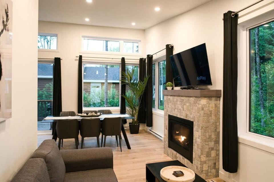Le Bleu Soleil Chalet in Quebec