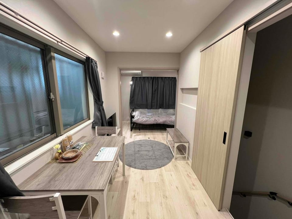 Photo of the whole room, Bedroom