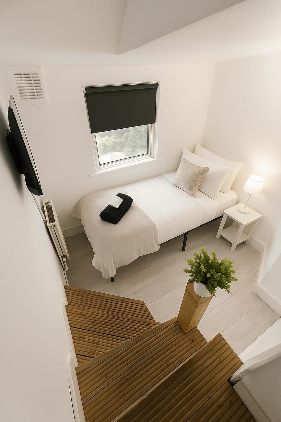 Bed, TV and multimedia, Photo of the whole room, Seating area, Evening entertainment, Bedroom, towels