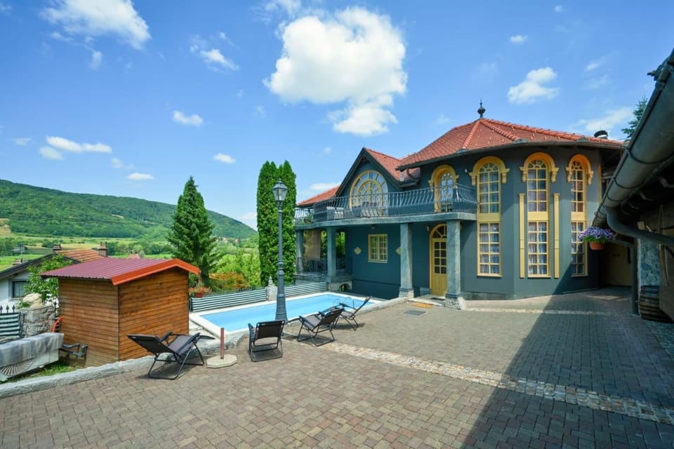 Swimming pool, Location, children, Family
