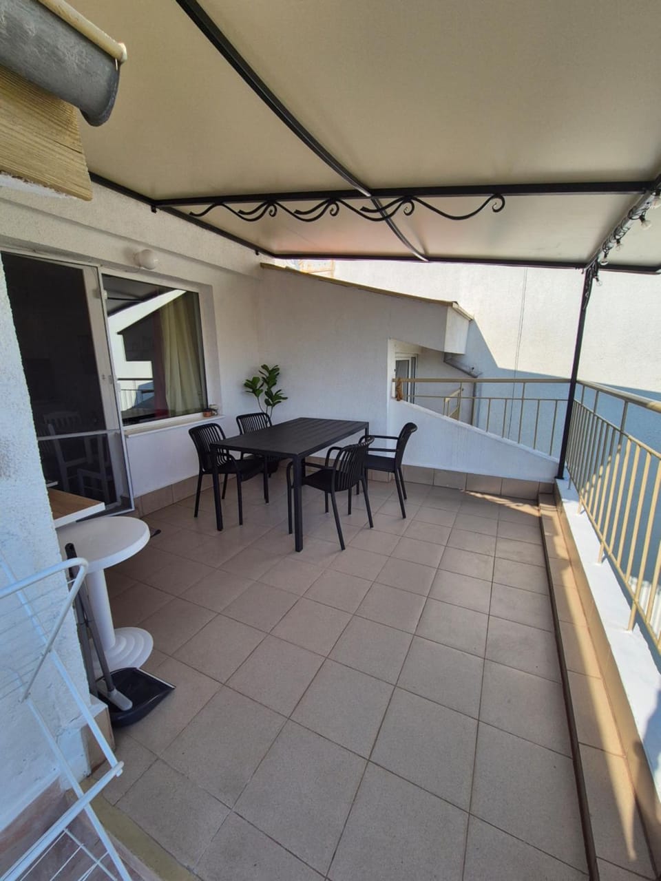 View (from property/room), Balcony/Terrace, Seating area