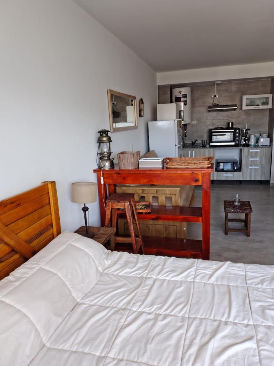 Dining area, minibar