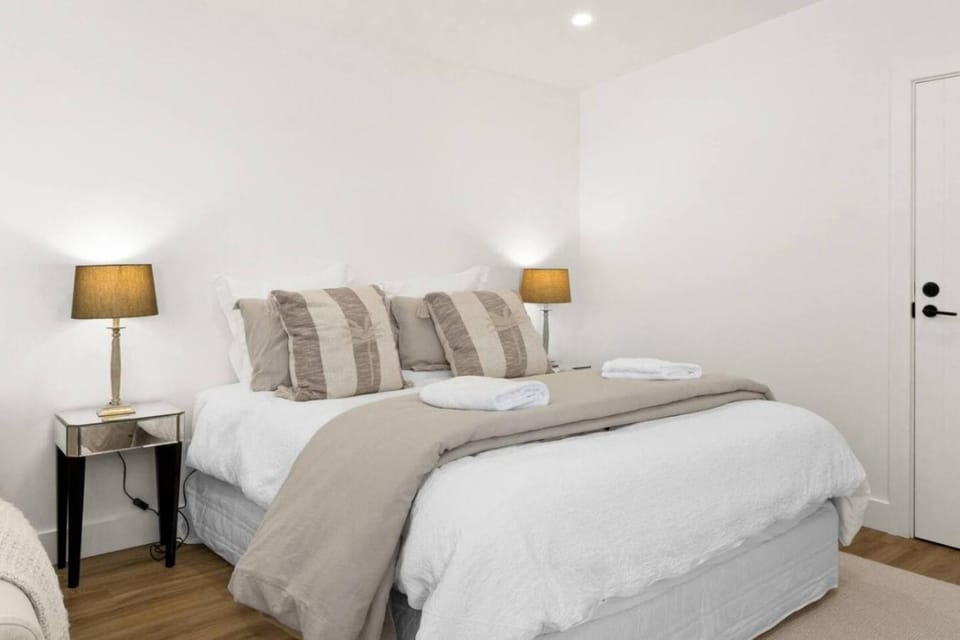 Peaceful Escape Close to Town - The Sanctuary Studio Apartment in Havelock North