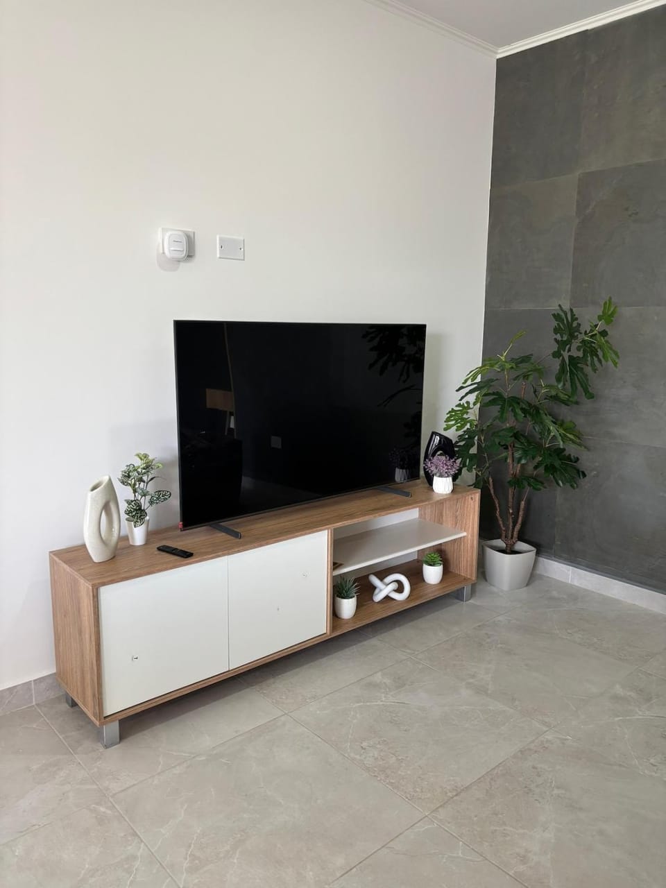 Communal lounge/ TV room, TV and multimedia, Evening entertainment