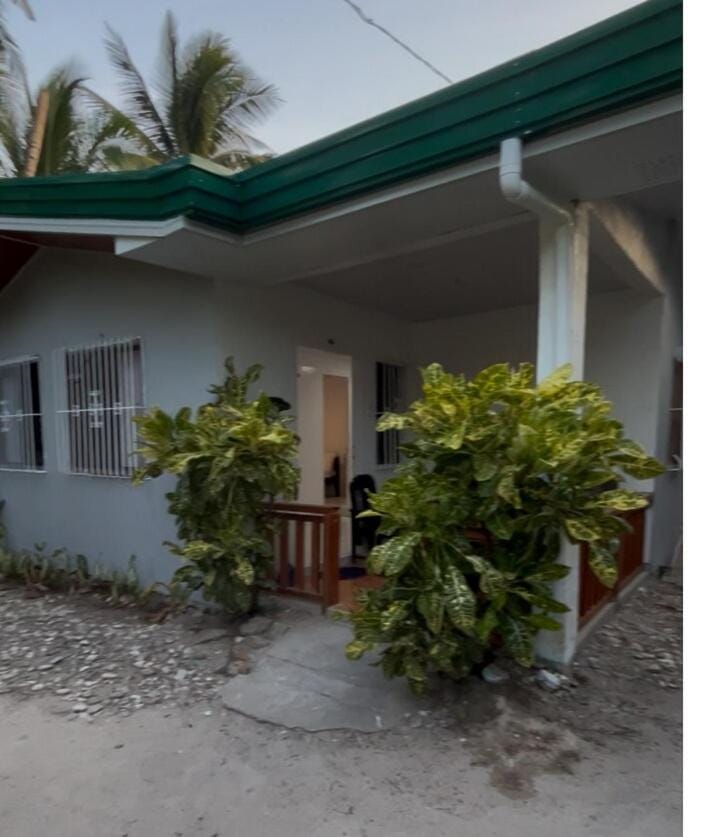 2BR spacious 600mbps 4 minutes walk to the beach House in General Luna