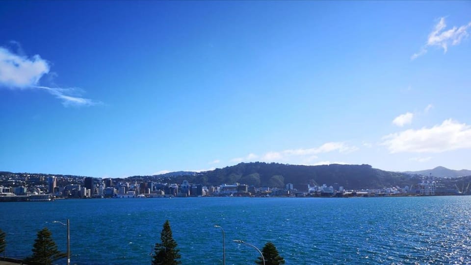 Wellington Waterfront, Exceptional Harbour Views Apartment in Wellington