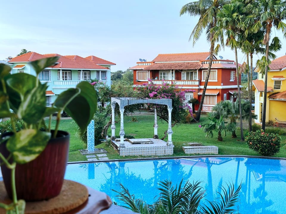 Swimming pool, Swimming pool