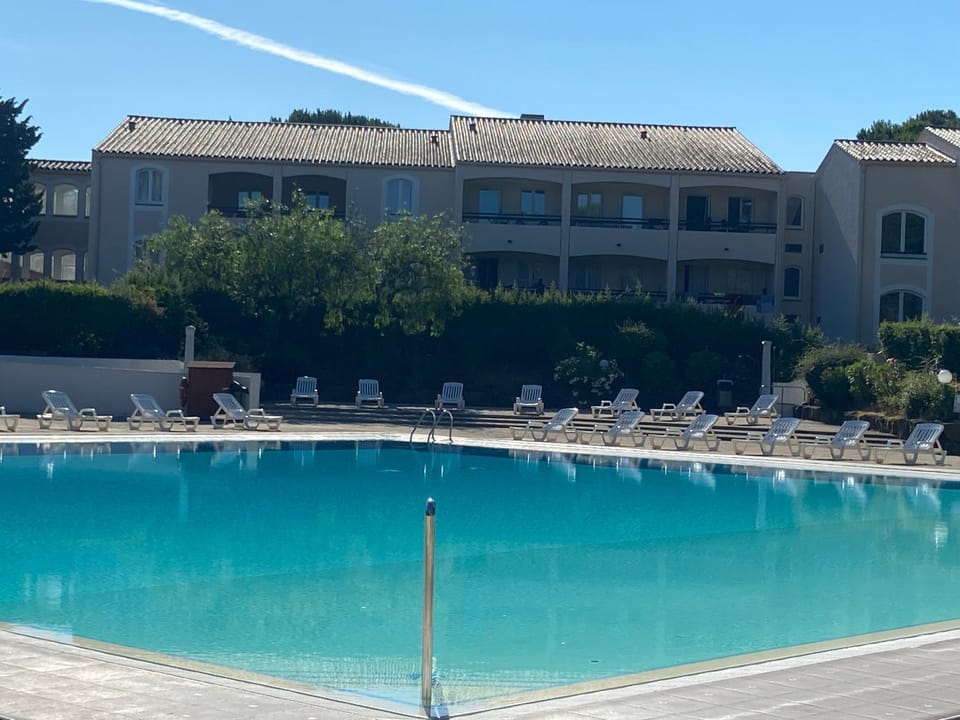 Appartement 1 chambre et double balcon Apartment in Saint-Raphael