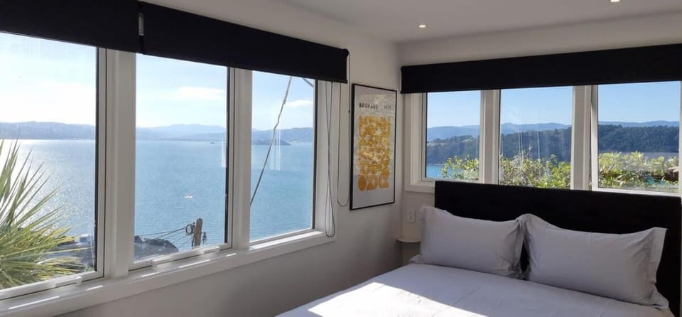 Modern Studio with Stunning Harbour Views Apartment in Wellington