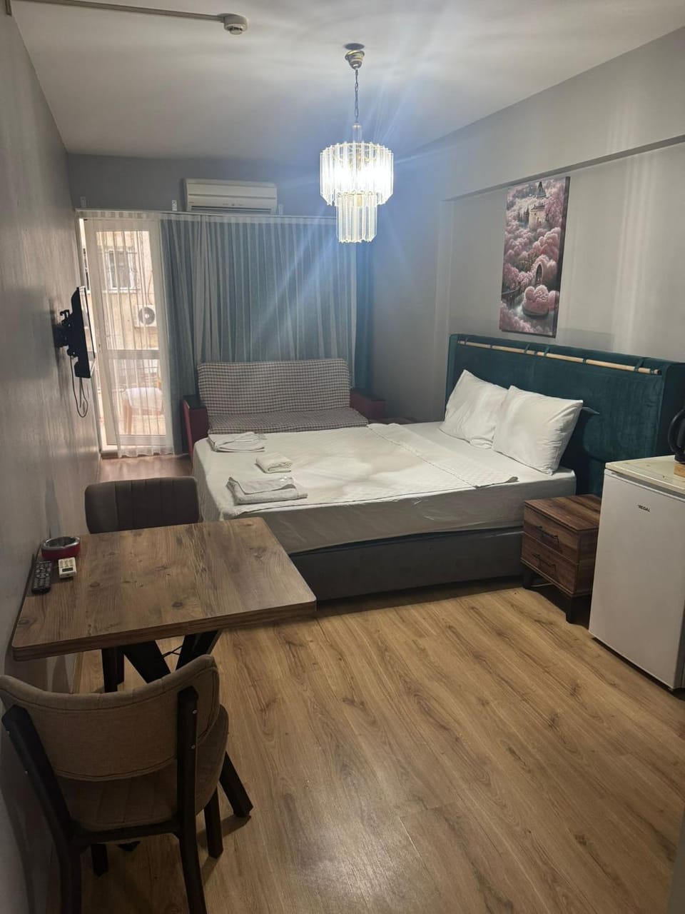 Photo of the whole room