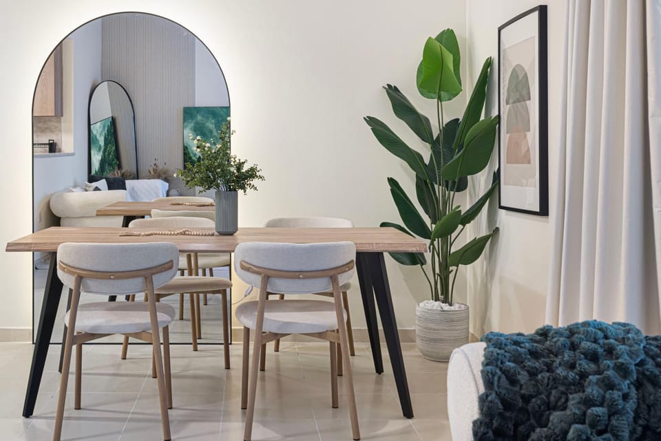Seating area, Dining area