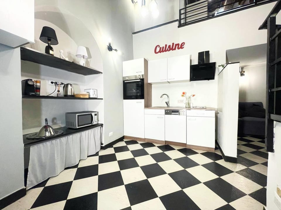 Kitchen or kitchenette