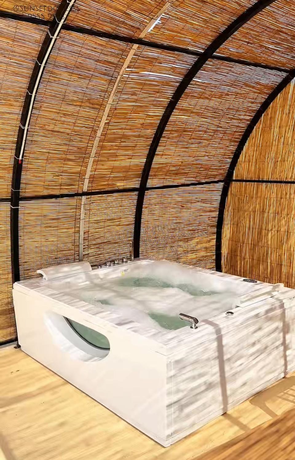 Sunset Domes Premium Hotel in Oman