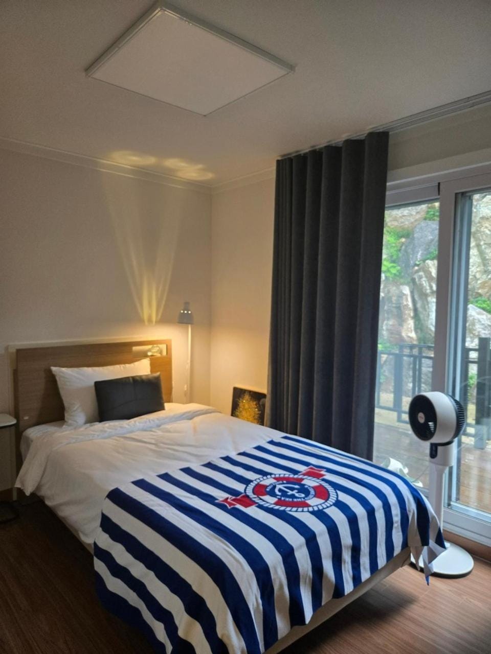 스윗양평 펜션 #독채 #풀빌라 #수영장 #애견동반 #노래방 #텐트설치가능 Apartment in Gyeonggi-do