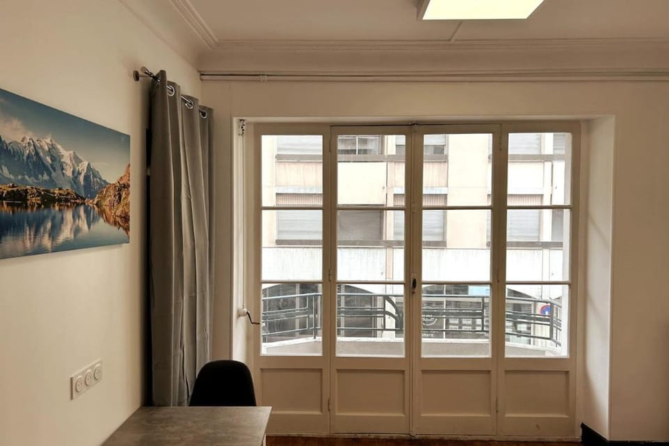 Studio lumineux hypercentre avec balcon Apartment in Chambery