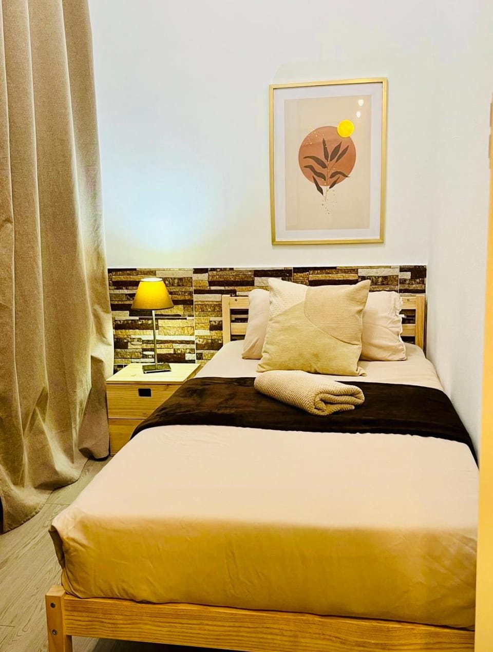 Bedroom, towels, towels
