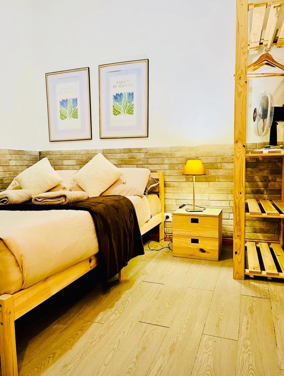Bedroom, towels, towels