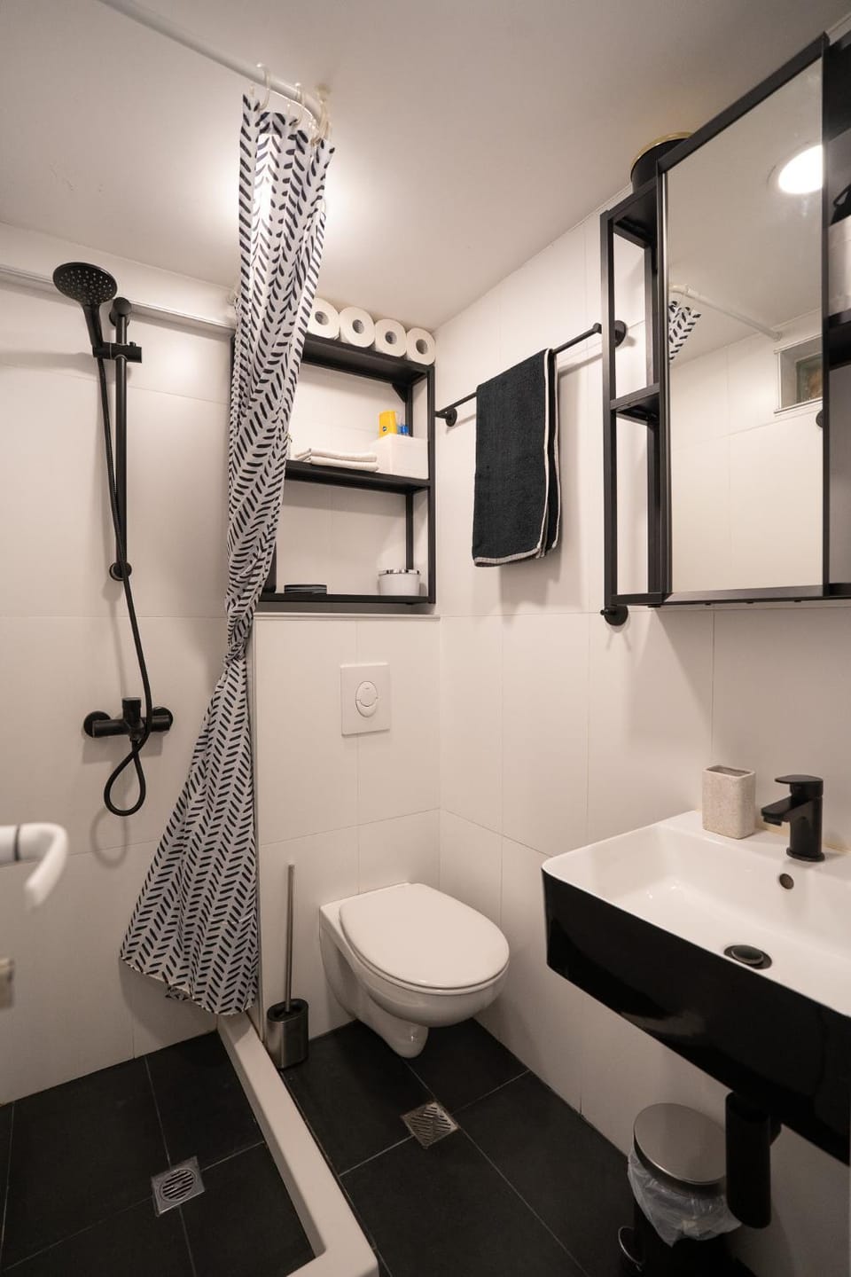 Cosy, workplace studio with a sunny rooftop view Apartment in Sofia