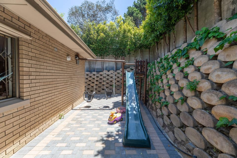 TV and multimedia, Inner courtyard view