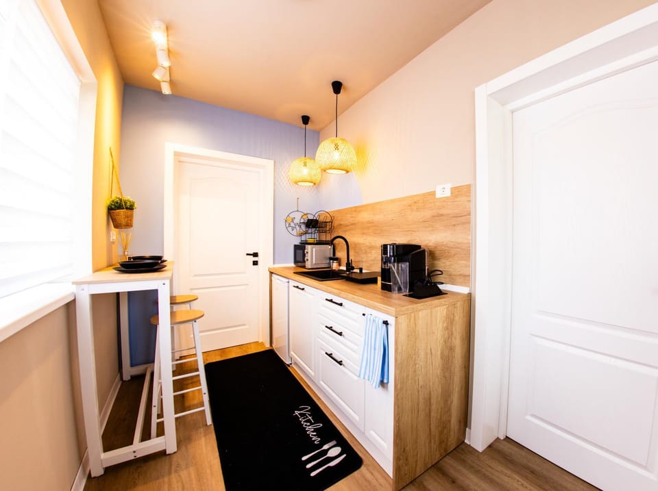 Coffee/tea facilities, Kitchen or kitchenette