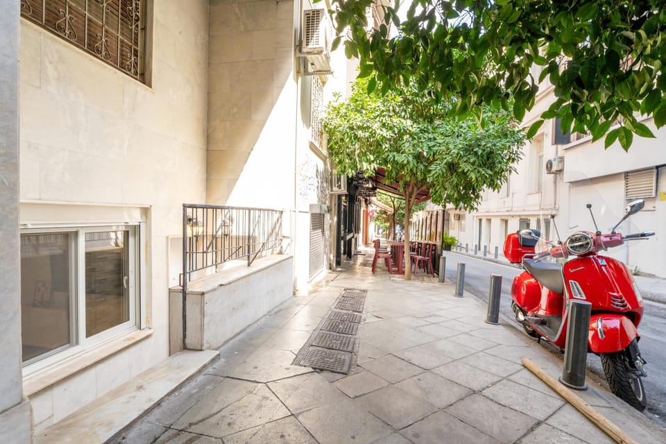 Property building, Neighbourhood