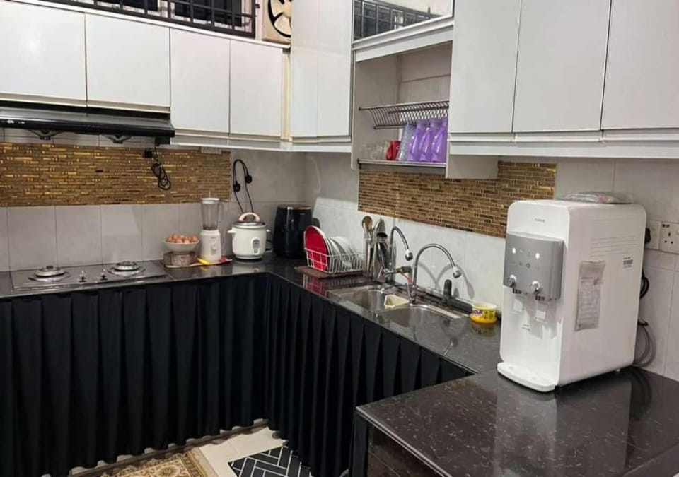 Kitchen or kitchenette, kitchen