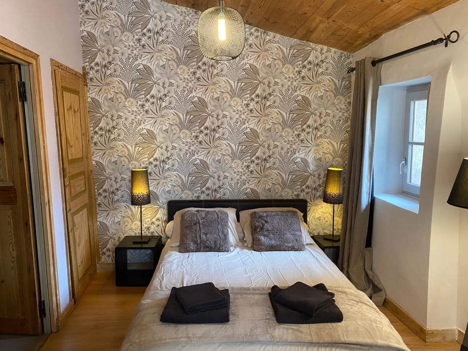 Face à face époustouflant avec la cathédrale ! Bed and Breakfast in Auvergne-Rhône-Alpes