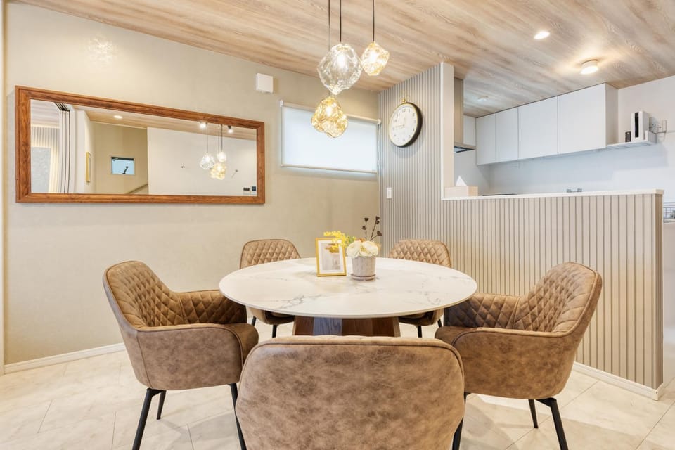 Living room, Seating area, Dining area